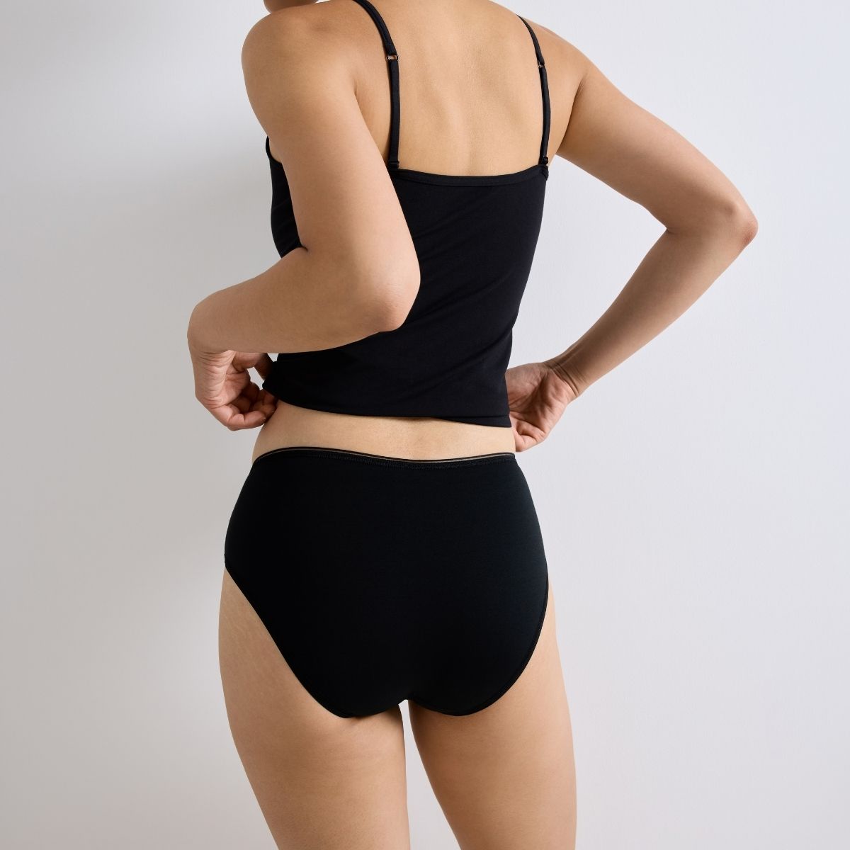 Sloggi Feel Sensational midi trusse, sort - 10143005 - 0004 - Sort