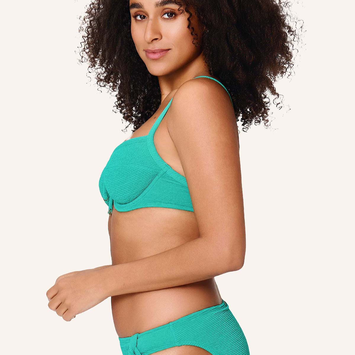 LingaDore Stand Out bikini top med bøjle, grøn - 8202A - 342 - Deep Green