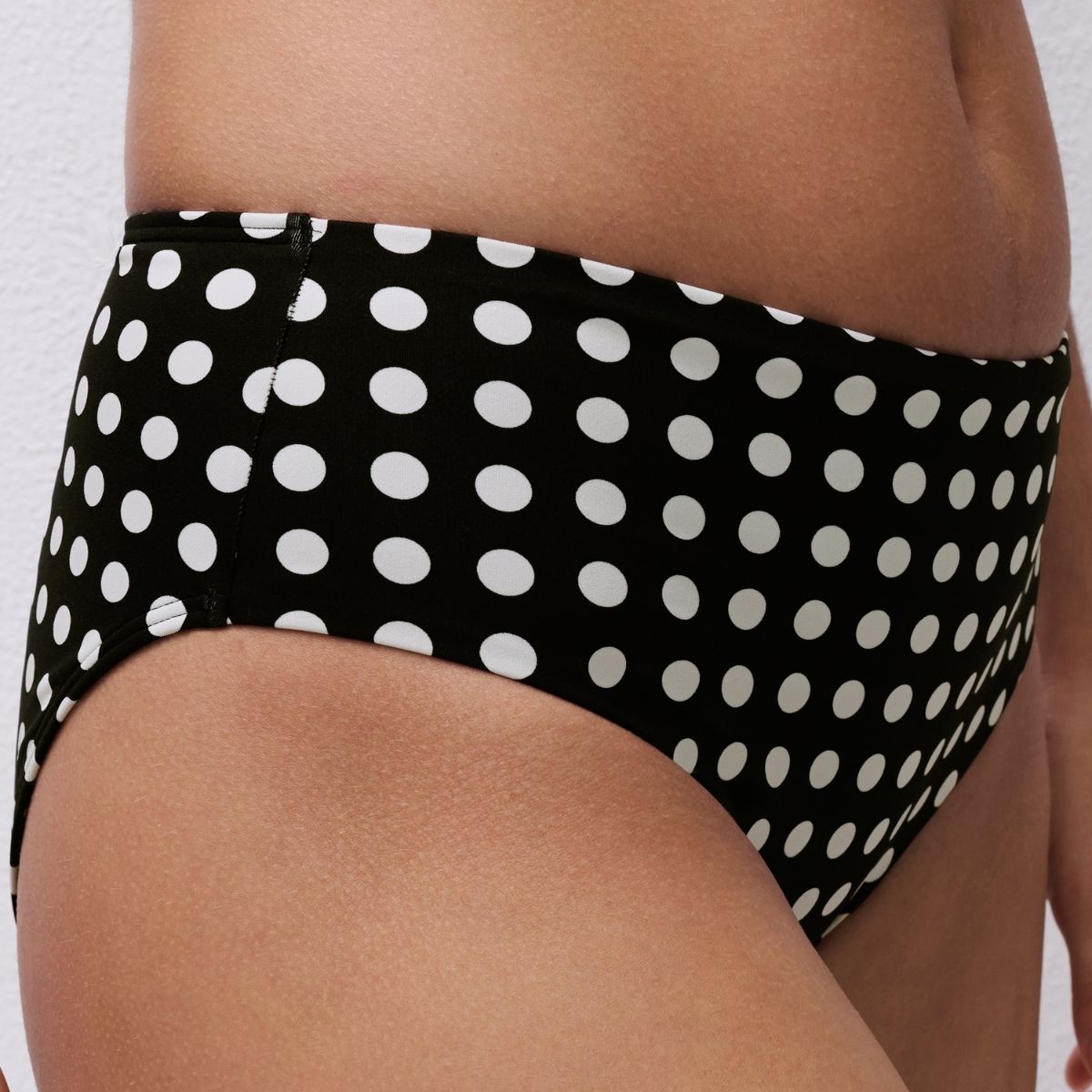 Chantelle Sauvage maxi trusse, sort - C17UC6 - C68 - Dolce