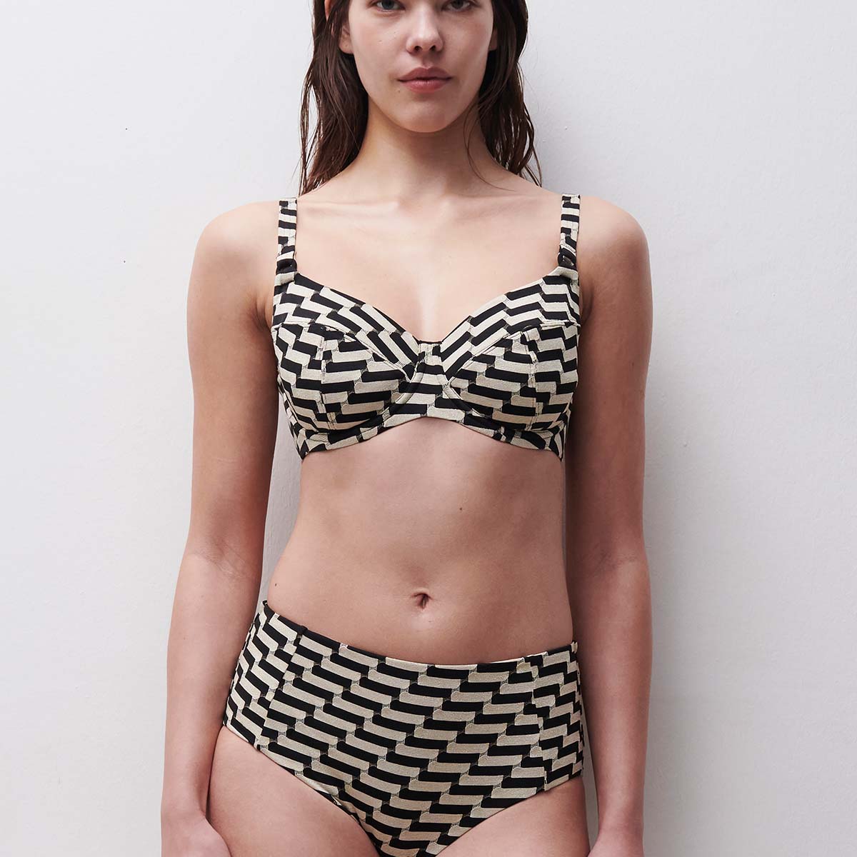Femilet Santosa maxi bikinitrusse, sort - FS73C5 - C63 - Golden Black